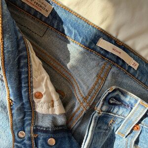 Levi’s Wedgie Jeans